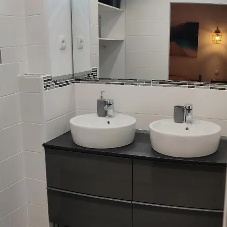 Rum i privatbostad Grande Cosy Avec Salle De Bain Privative Lassigny
